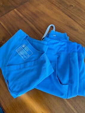 FIGS Bright Blue Scrubs set EUC